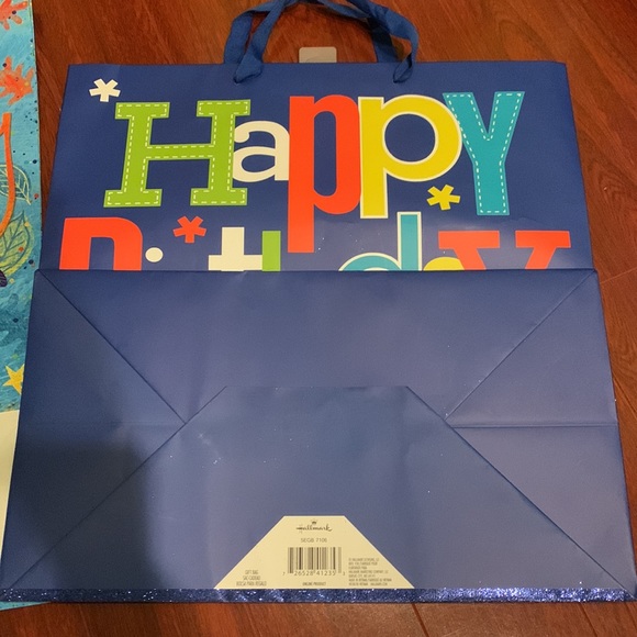 2 viola&1 hallmark large birthday gift bags - Picture 12 of 16